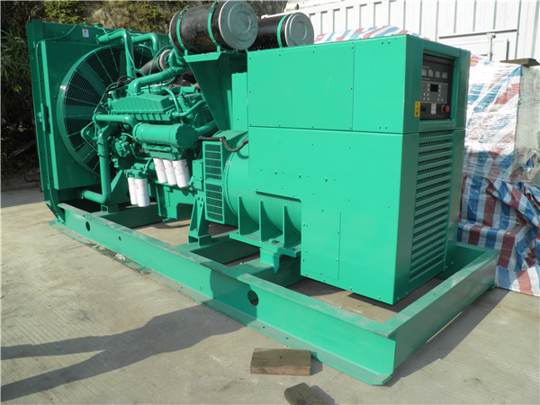 郊区出租发电机 发电机组厂家：柴油发电机组的控制屏的作用是什么？