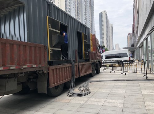 郊区低温环境下，柴油发电机组电池充满电的具体时间受哪些因素影响？