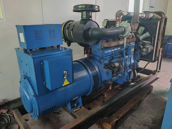 郊区100kW柴油发电机组使用多级机油有哪些优缺点？